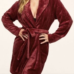 - Adore Me housecoat /Robe. Short style. Luxury thick plush feel.. siz…
